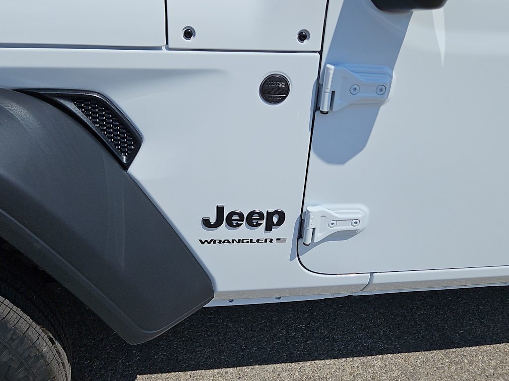 Thumbnail: 2025 Jeep Wrangler - 7