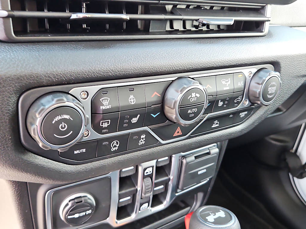 Thumbnail: 2025 Jeep Wrangler - 25