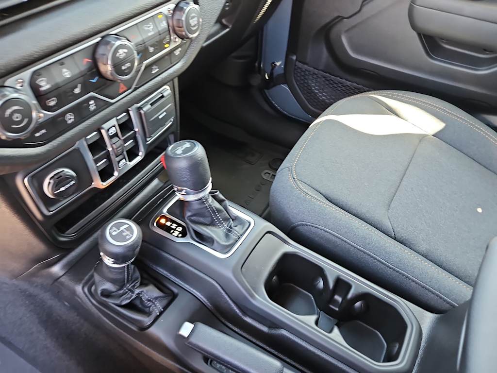 Thumbnail: 2025 Jeep Wrangler - 14