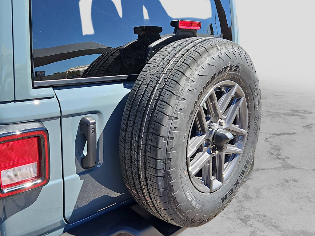 Thumbnail: 2025 Jeep Wrangler - 24