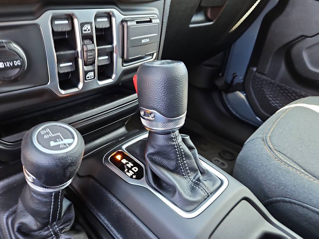 Thumbnail: 2025 Jeep Wrangler - 23