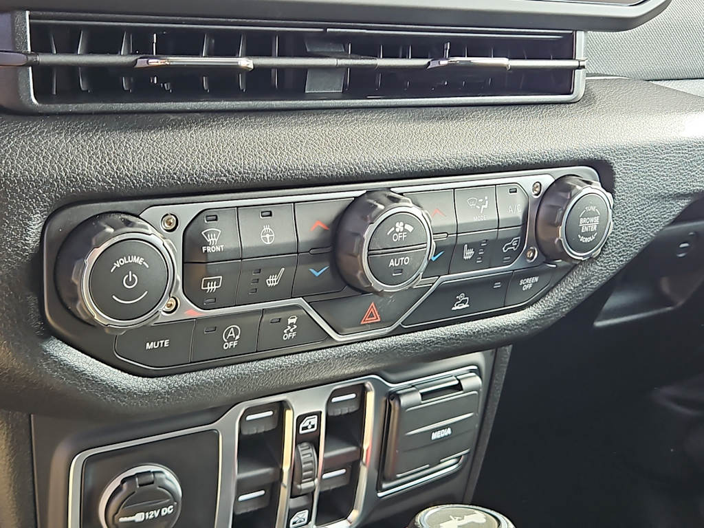 Thumbnail: 2026 Jeep Wrangler - 22