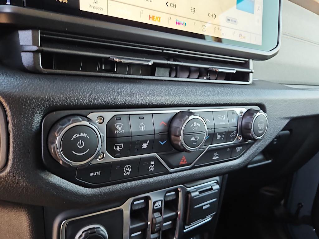 Thumbnail: 2026 Jeep Wrangler - 25