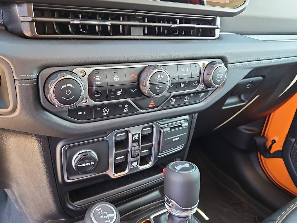 Thumbnail: 2025 Jeep Wrangler - 29