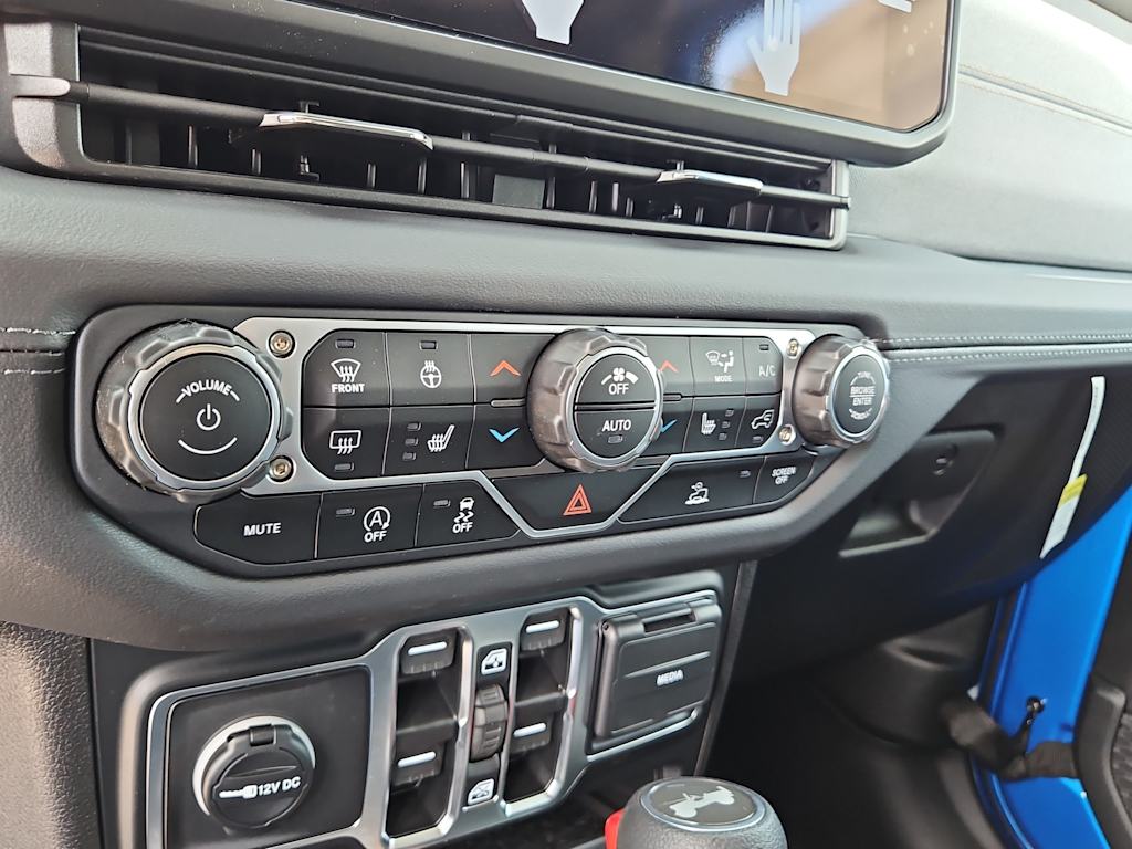 Thumbnail: 2025 Jeep Wrangler - 27