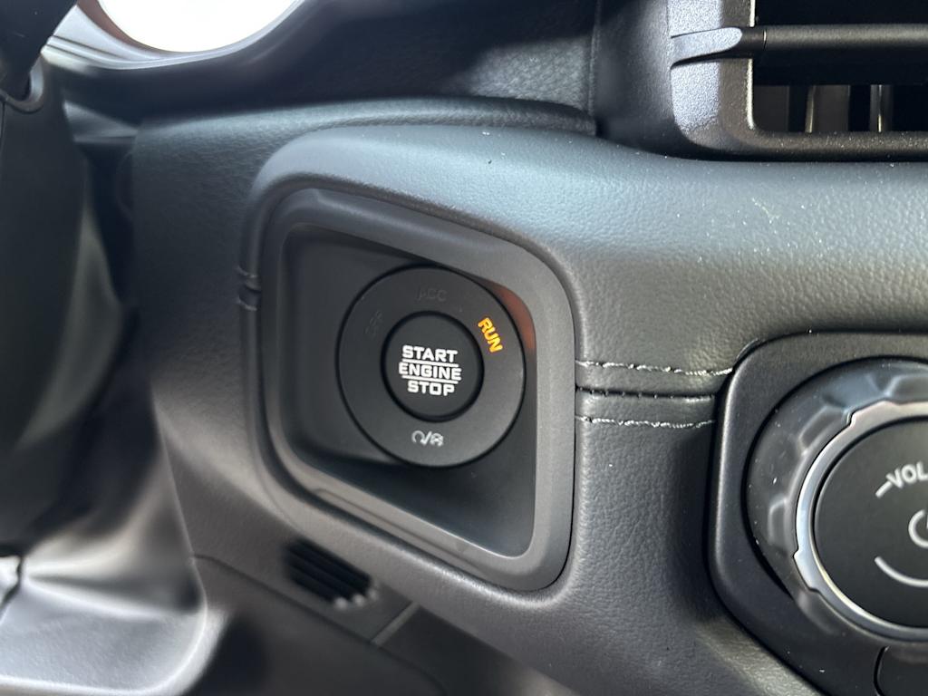 Thumbnail: 2025 Jeep Wrangler - 25