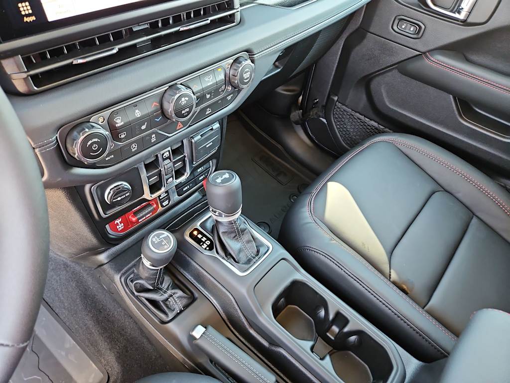 Thumbnail: 2025 Jeep Wrangler - 14