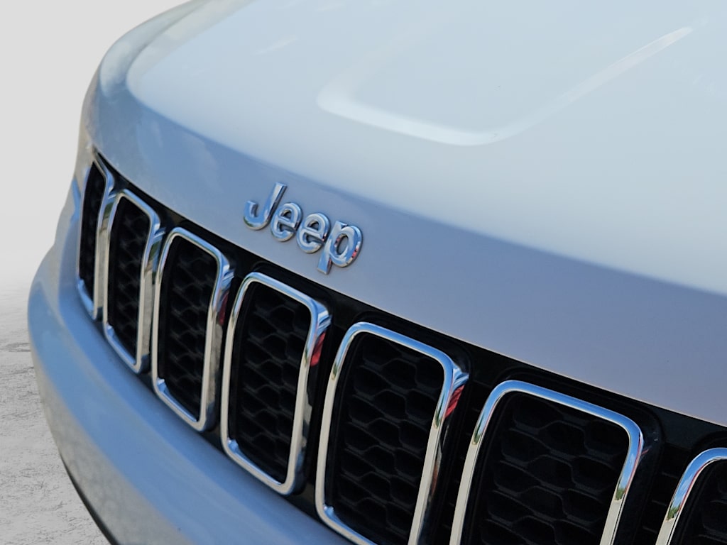 Thumbnail: 2022 Jeep Grand Cherokee - 22