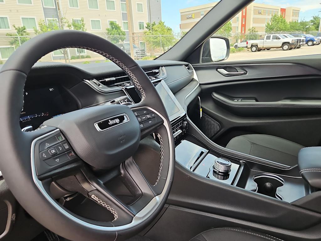Thumbnail: 2026 Jeep Grand Cherokee - 2