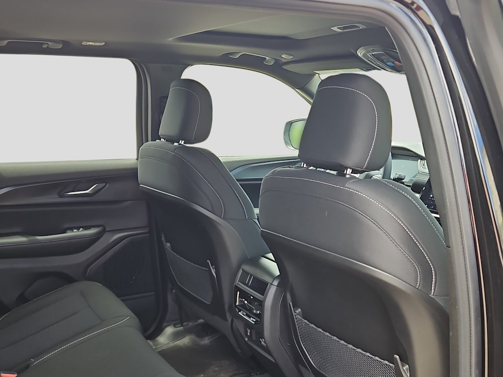 Thumbnail: 2026 Jeep Grand Cherokee - 11