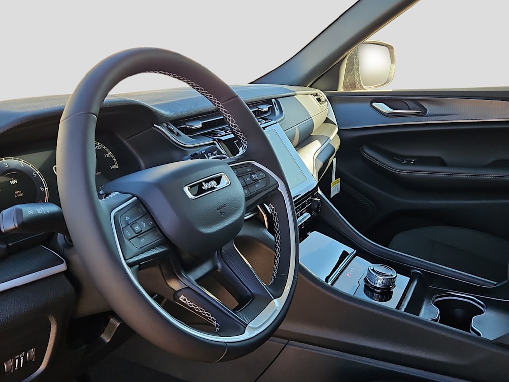 Thumbnail: 2026 Jeep Grand Cherokee - 2