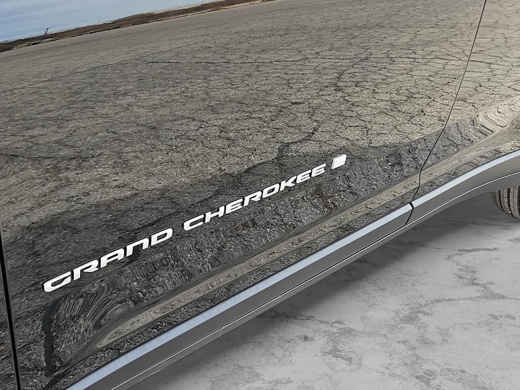 Thumbnail: 2026 Jeep Grand Cherokee - 6