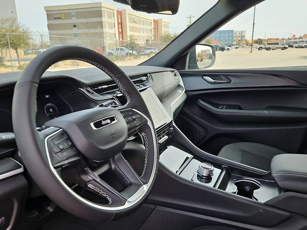 Thumbnail: 2026 Jeep Grand Cherokee - 2