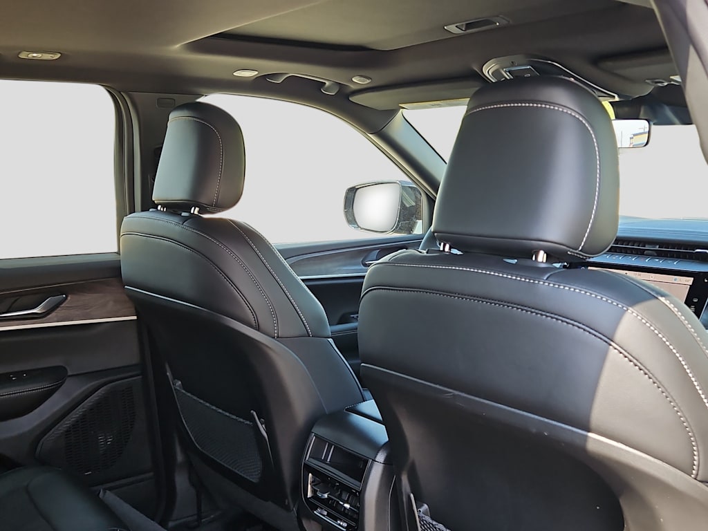 Thumbnail: 2026 Jeep Grand Cherokee - 11