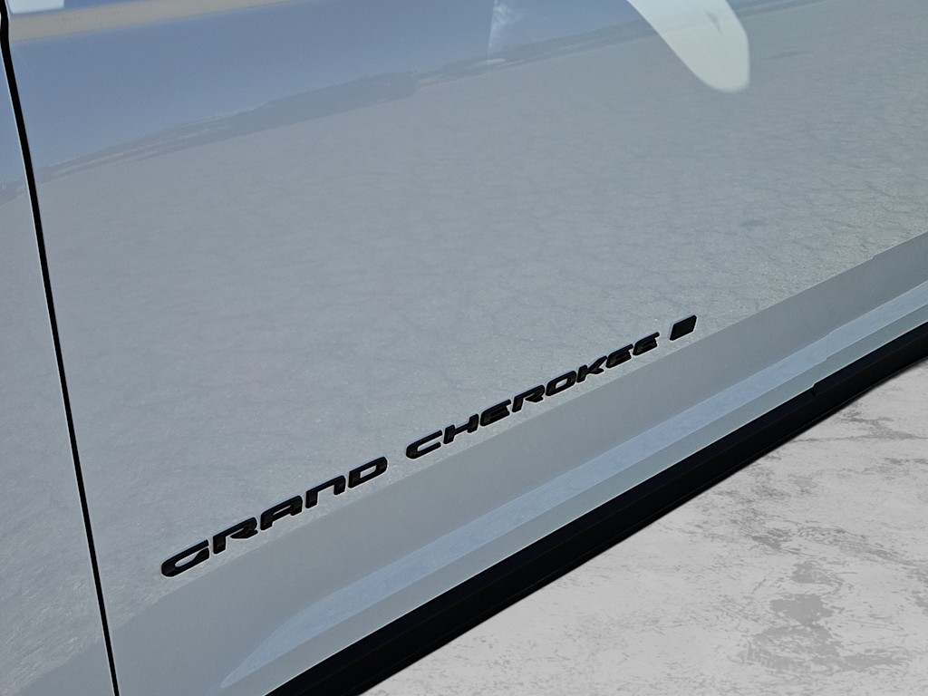 Thumbnail: 2026 Jeep Grand Cherokee - 7