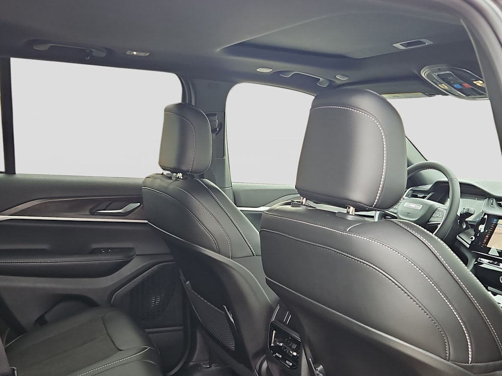 Thumbnail: 2026 Jeep Grand Cherokee - 23