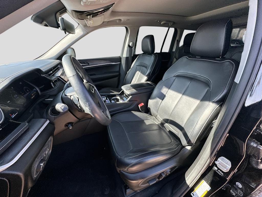 Thumbnail: 2022 Jeep Grand Cherokee - 11