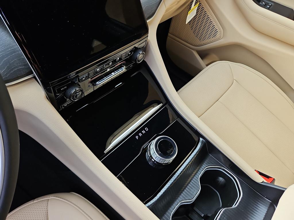 Thumbnail: 2025 Jeep Grand Cherokee - 8