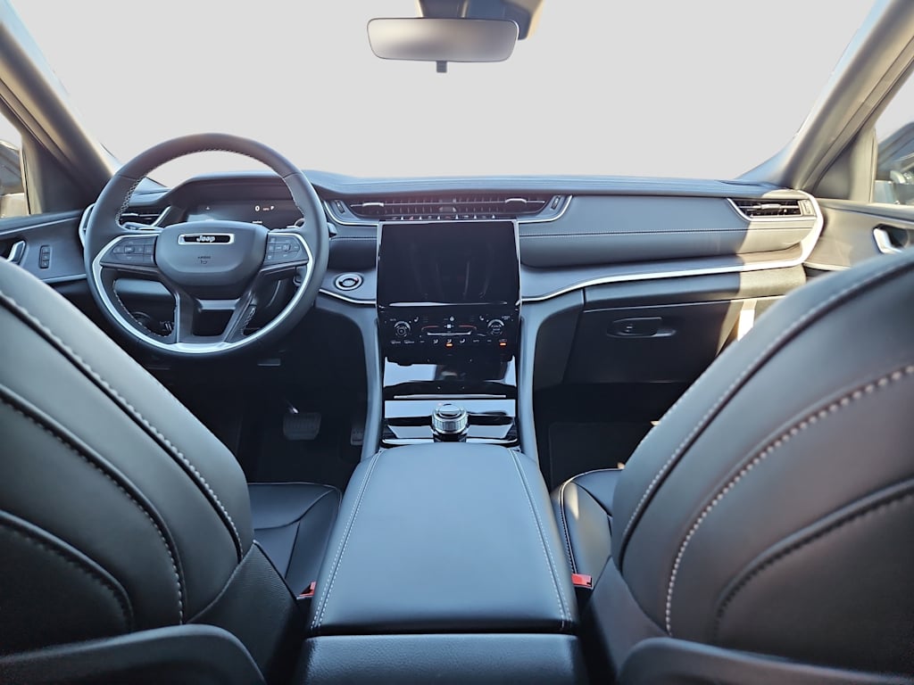 Thumbnail: 2025 Jeep Grand Cherokee - 8