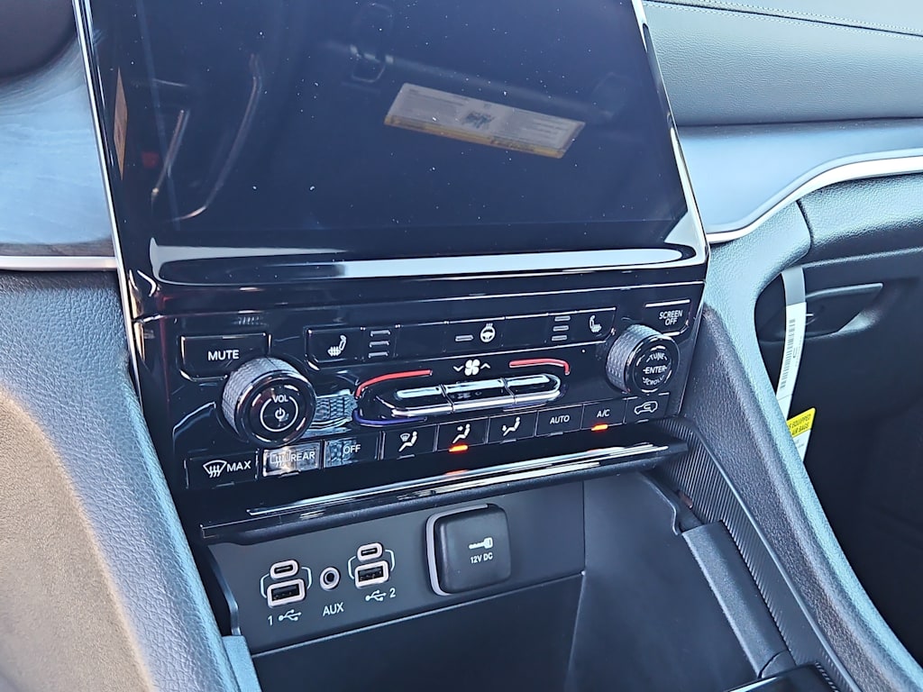 Thumbnail: 2025 Jeep Grand Cherokee - 14