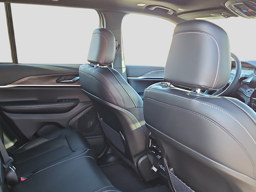 Thumbnail: 2025 Jeep Grand Cherokee - 10