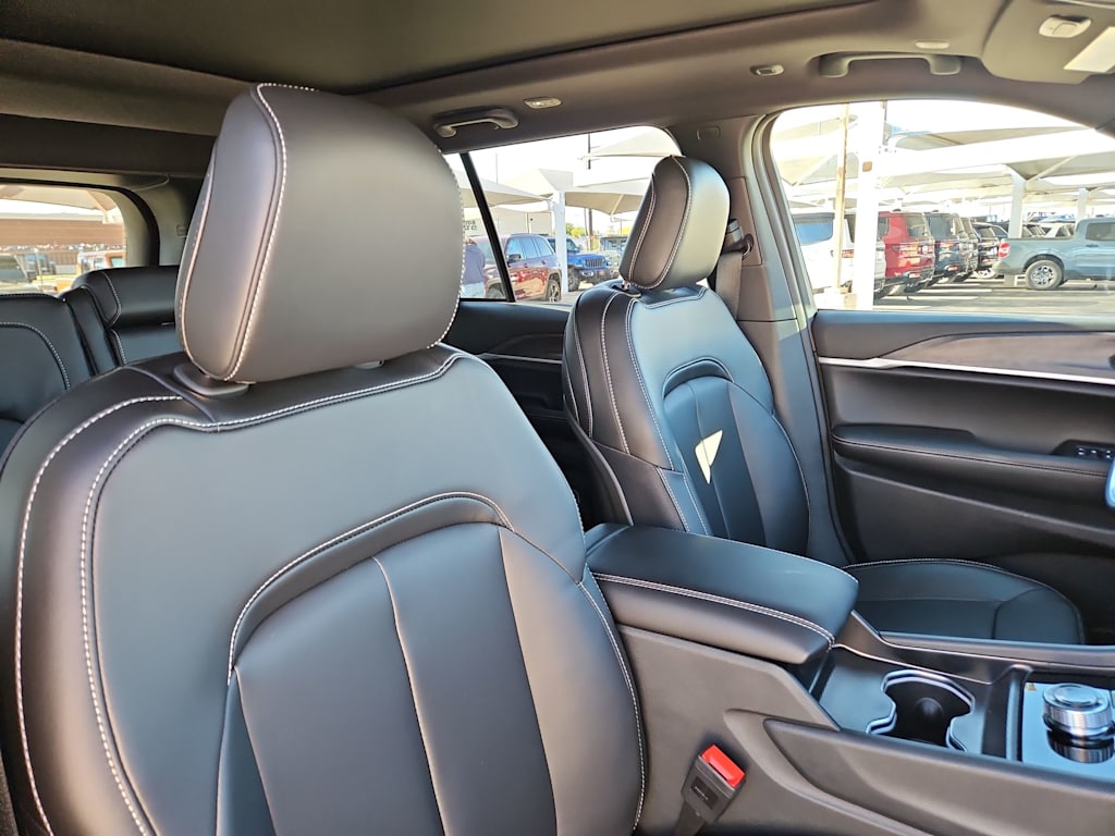 Thumbnail: 2025 Jeep Grand Cherokee - 10