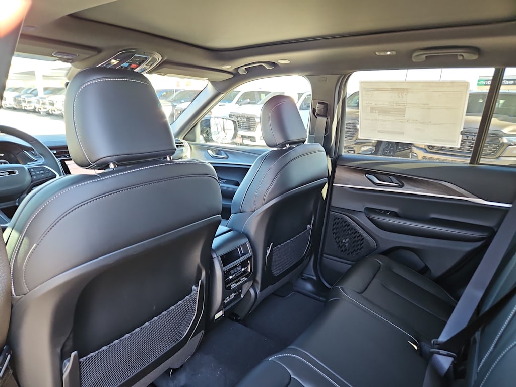 Thumbnail: 2025 Jeep Grand Cherokee - 11