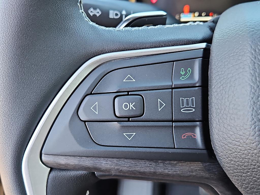 Thumbnail: 2025 Jeep Grand Cherokee - 25