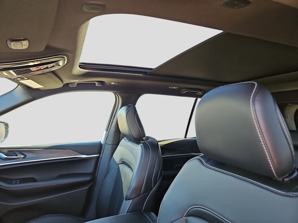 Thumbnail: 2025 Jeep Grand Cherokee - 23