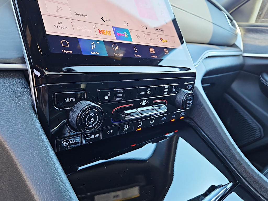 Thumbnail: 2025 Jeep Grand Cherokee - 12