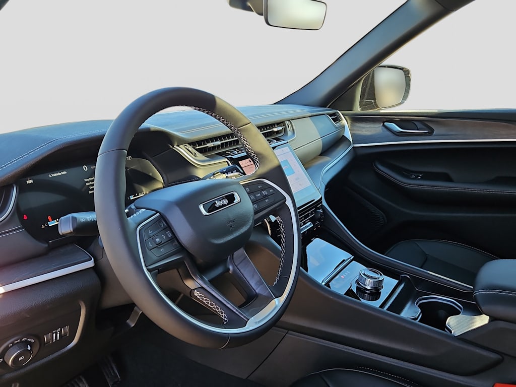 Thumbnail: 2025 Jeep Grand Cherokee - 11