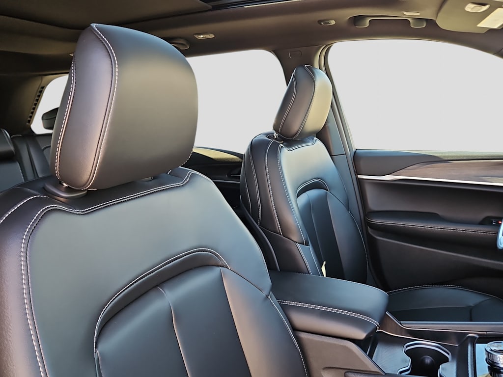 Thumbnail: 2025 Jeep Grand Cherokee - 9