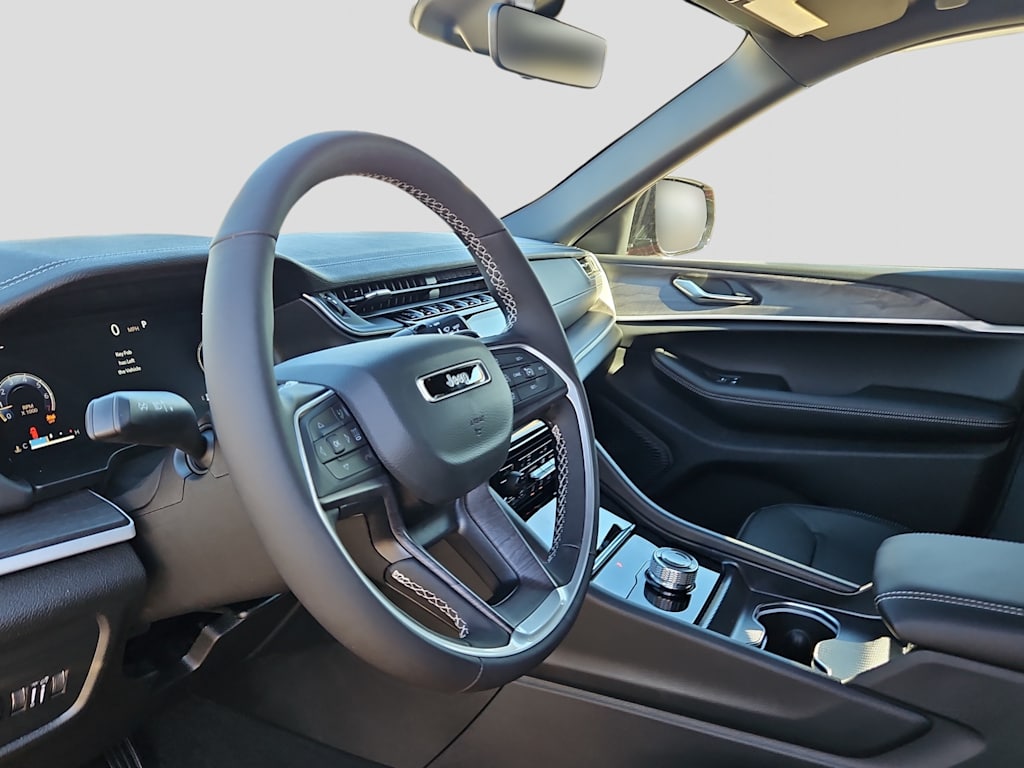 Thumbnail: 2025 Jeep Grand Cherokee - 2