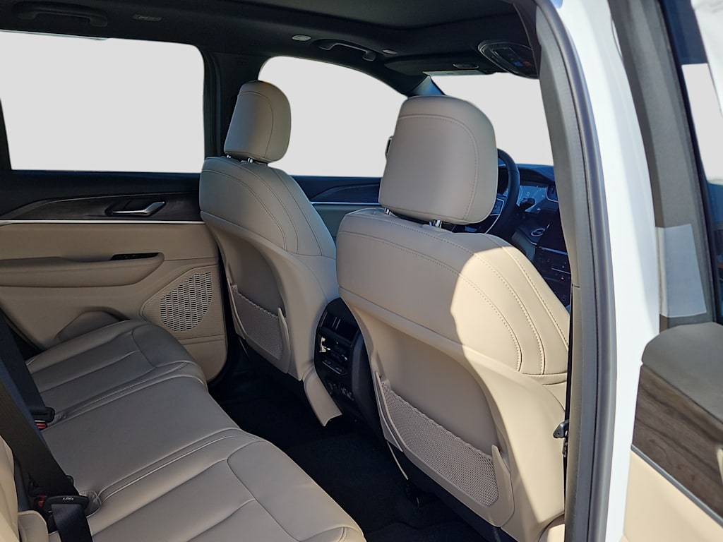 Thumbnail: 2025 Jeep Grand Cherokee - 23