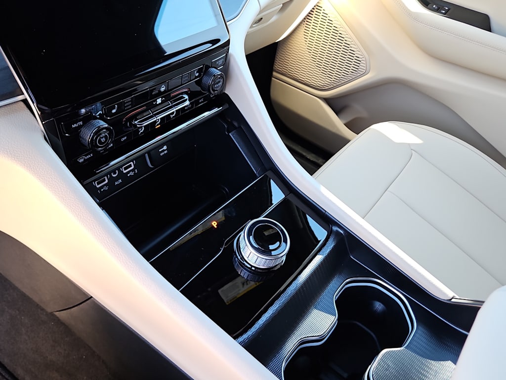 Thumbnail: 2025 Jeep Grand Cherokee - 14