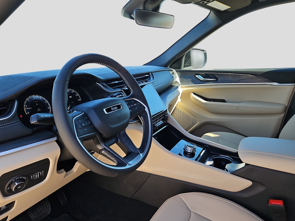 Thumbnail: 2025 Jeep Grand Cherokee - 2