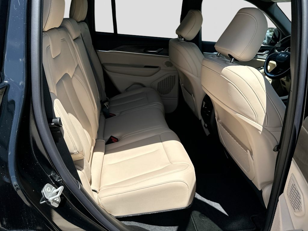 Thumbnail: 2026 Jeep Grand Cherokee - 12