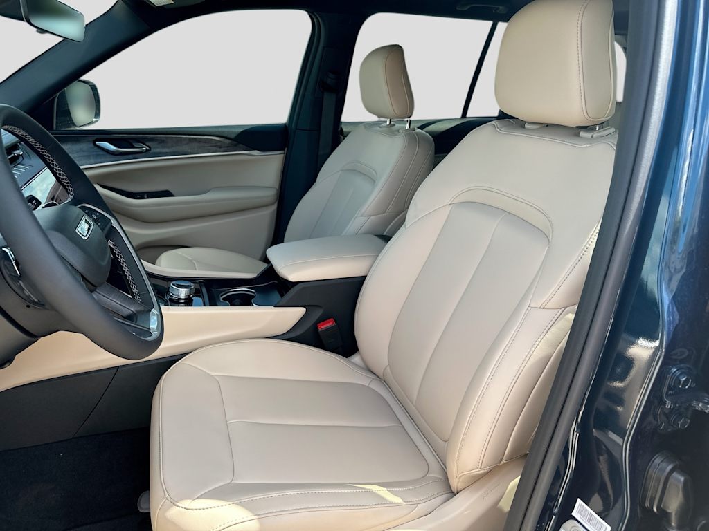 Thumbnail: 2026 Jeep Grand Cherokee - 12