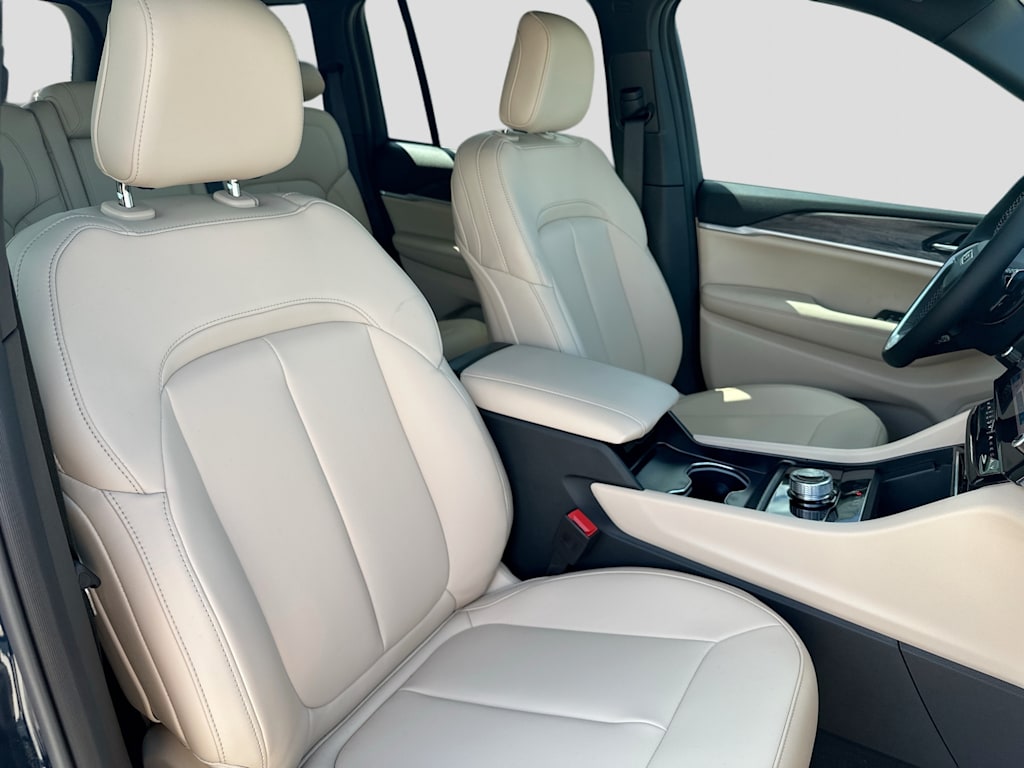 Thumbnail: 2026 Jeep Grand Cherokee - 28