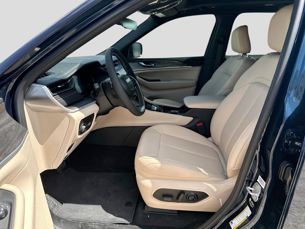 Thumbnail: 2026 Jeep Grand Cherokee - 11