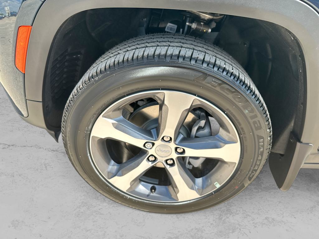Thumbnail: 2026 Jeep Grand Cherokee - 8