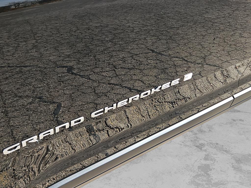 Thumbnail: 2026 Jeep Grand Cherokee - 6