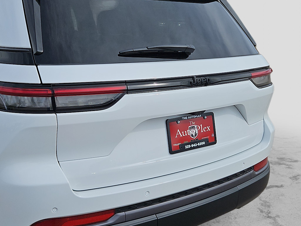 Thumbnail: 2026 Jeep Grand Cherokee - 7