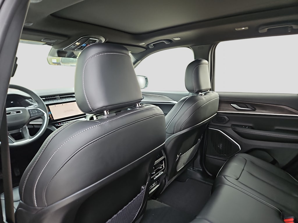 Thumbnail: 2026 Jeep Grand Cherokee - 11