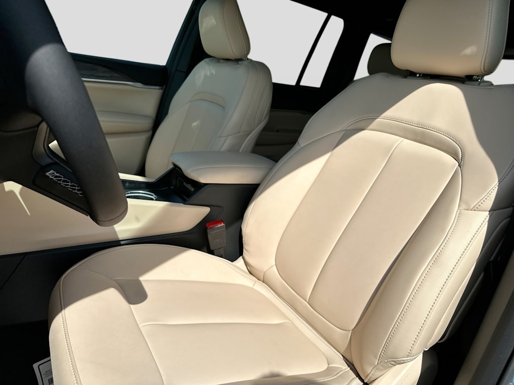 Thumbnail: 2026 Jeep Grand Cherokee - 11