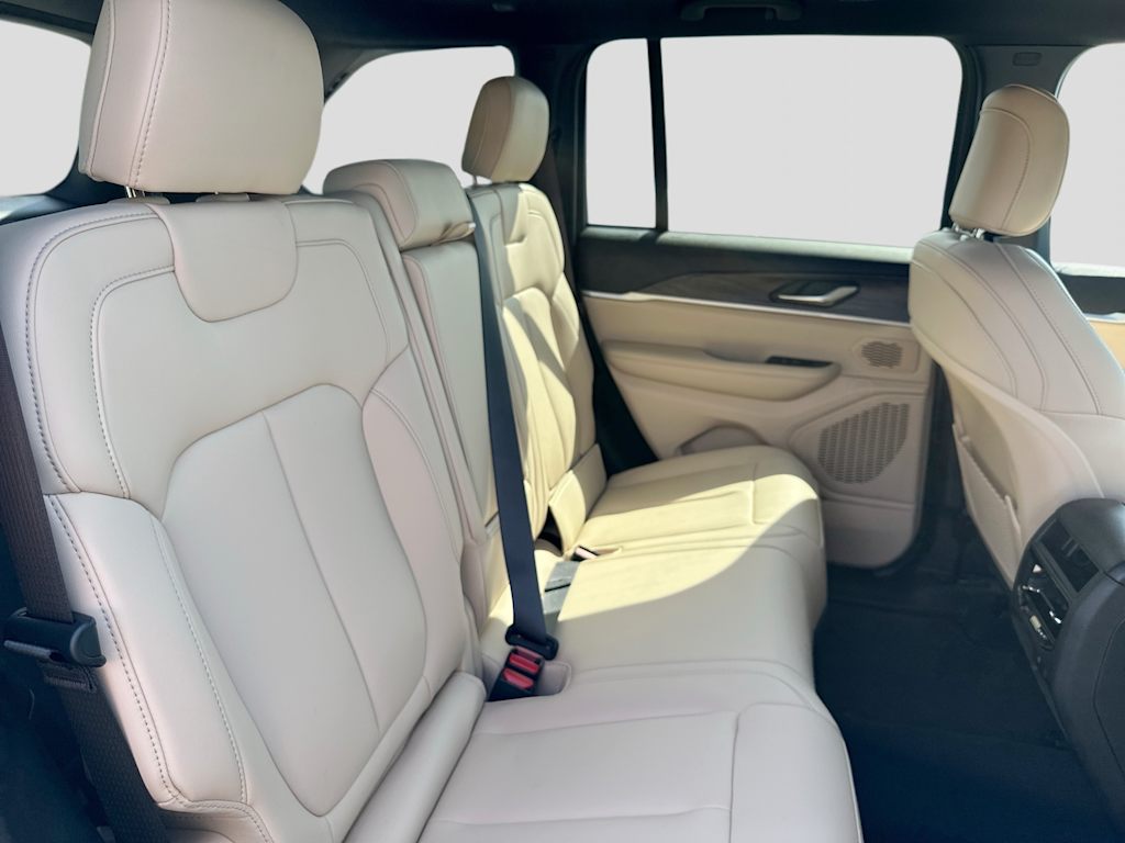 Thumbnail: 2026 Jeep Grand Cherokee - 12