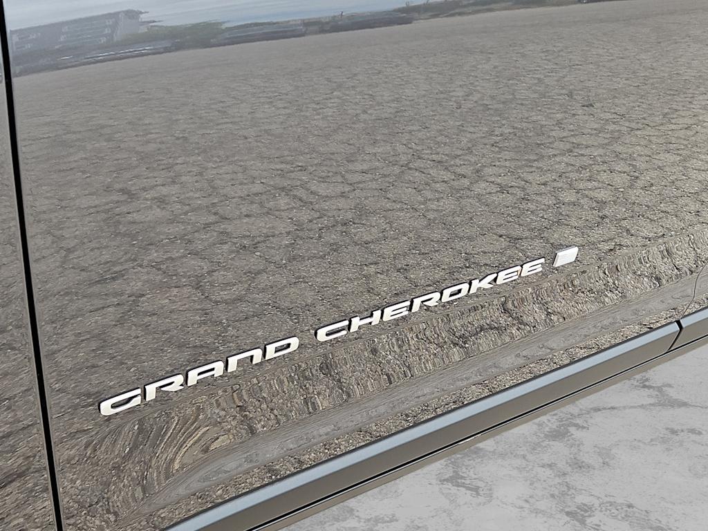 Thumbnail: 2026 Jeep Grand Cherokee - 6