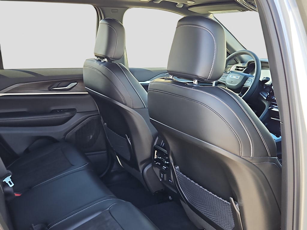 Thumbnail: 2026 Jeep Grand Cherokee - 12