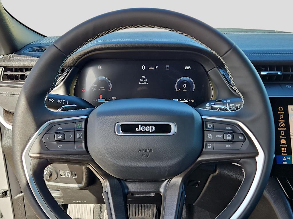 Thumbnail: 2026 Jeep Grand Cherokee - 13