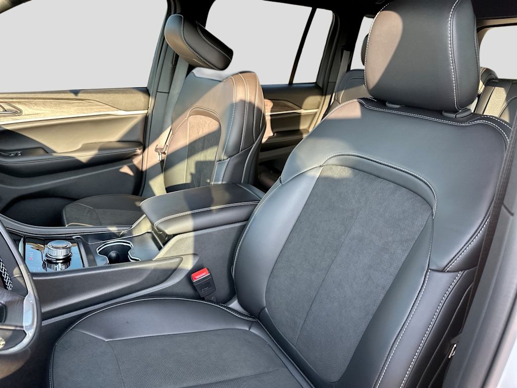 Thumbnail: 2026 Jeep Grand Cherokee - 12
